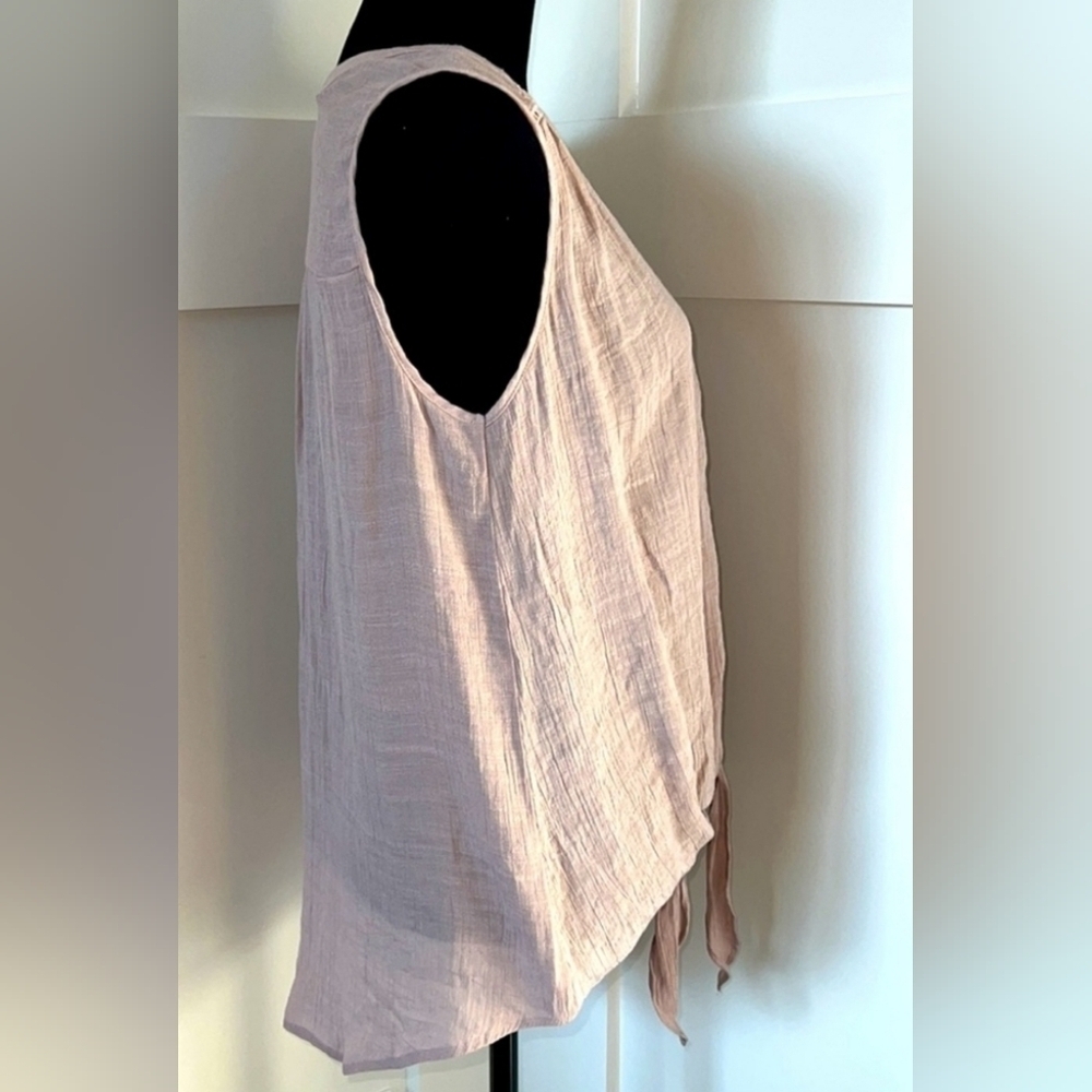 Ivy Ridge Button Down Lightweight Tank - Picture 2 of 4